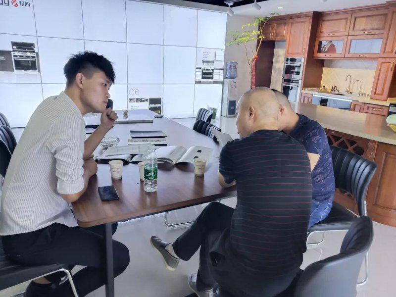 邦的集成灶迎接湖南省常德市澧县杨总一行莅临交流