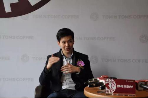 大自然家居副总裁佘嘉浚以公益之行展企业精神