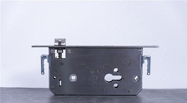 联想智能门锁E1测评：家庭升级智能门锁的首选优品