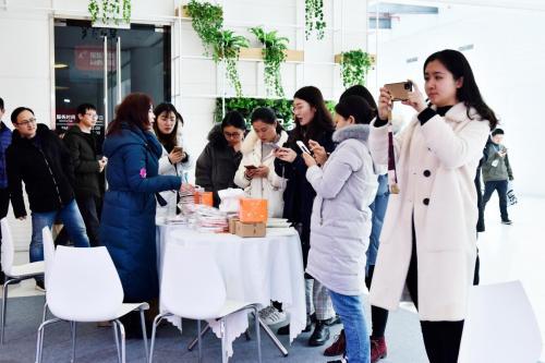 艾芬达入驻苏宁易购南京总部内购会 电热毛巾架备受热捧
