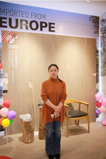 世友地板她“友”话说 代理商篇：女人从不该为自己设限