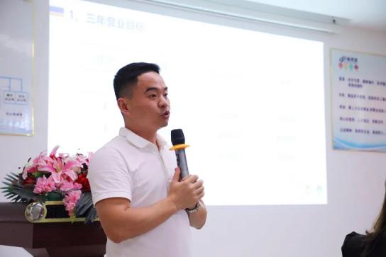 卓宝科技与深圳油漆堡集团正式签署战略合作协议