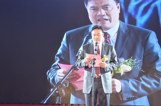 汇龙涂料20周年庆典董事总经理陈辉庭致辞