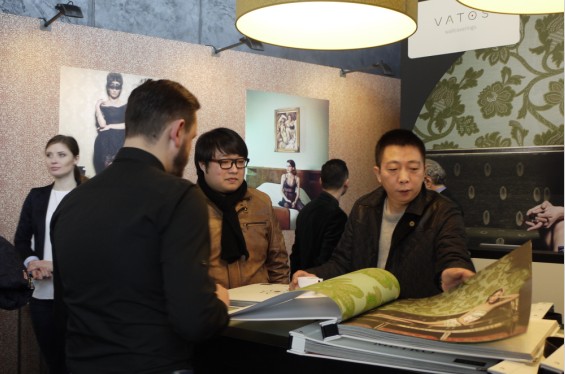 世韵携手VATOS惊艳亮相国际壁纸盛会