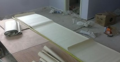 旧房翻新墙纸怎么贴？