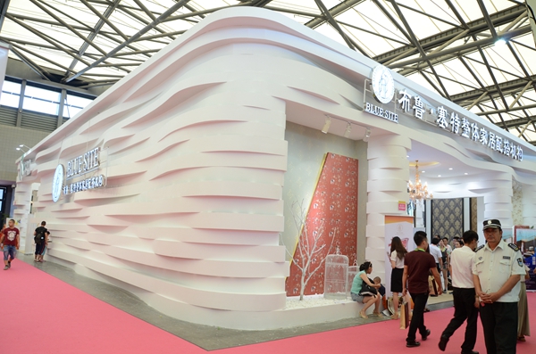 2015上海墙纸展 参展商花样百出争“最美”