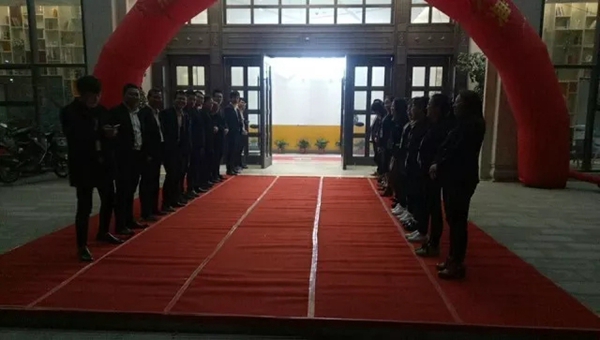 嗨翻全场，欧陆春秋八周年超级VIP之夜！