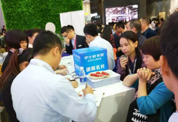 进击的伊仕利亮相广州定制家居展，原来生活可以更容易！