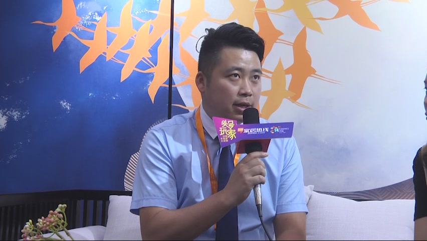 【视频】中国建博会20周年现场直击丨奥华生态顶墙·定制家沈跃斌：首创奥华元素板，保证真正0甲醛！