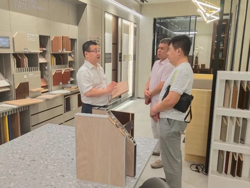 顶固全屋定制和展盈地产深度交流共谋合作