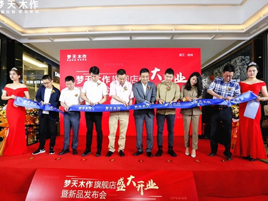 梦天木门首家木作旗舰店西子湖畔盛装绽放