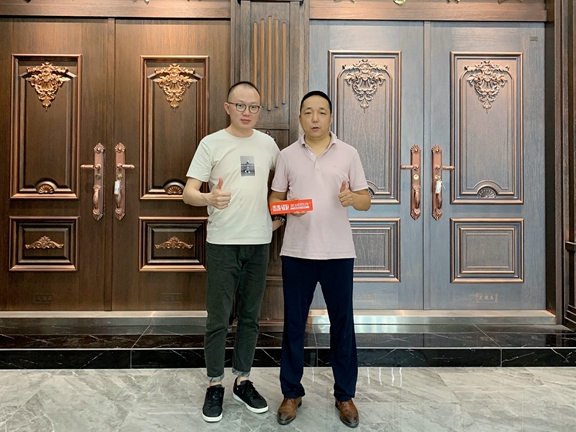 慧亚考察团华东走访丨艾德乐门业以精致工艺 倾心塑造品牌形象 