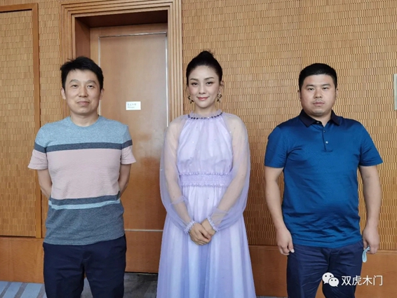 双虎木门续签胡可为双虎代言