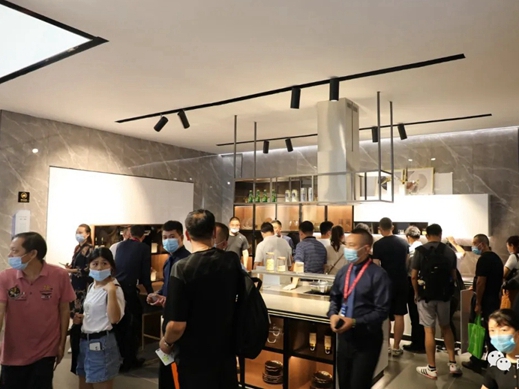 百能不锈钢家居潮流新品独具一格 引展馆观众围观