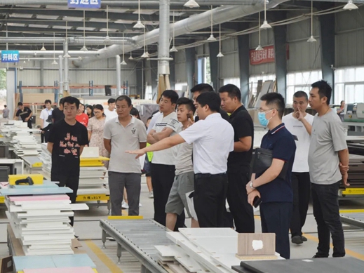 简一全屋定制千万大商俱乐部财富分享会圆满落幕