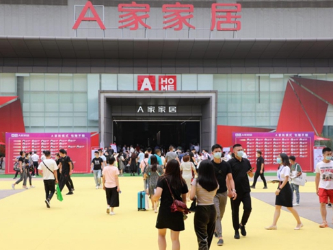 展会采访聚焦|CCTV“发现品牌”栏目组采访A家家居