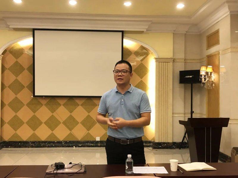 圣德保陶瓷9月工作会议成功举行 金九银十勇创高峰