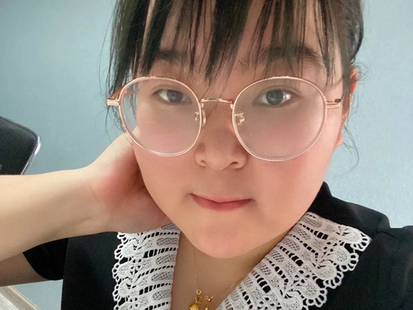 蒂思蔓无缝墙布徐娜：选择比努力重要 方向比速度重要