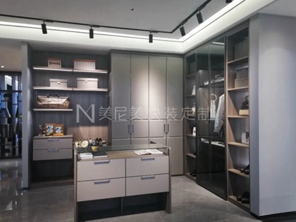 美尼美定制家具新形象全国第一家店落地