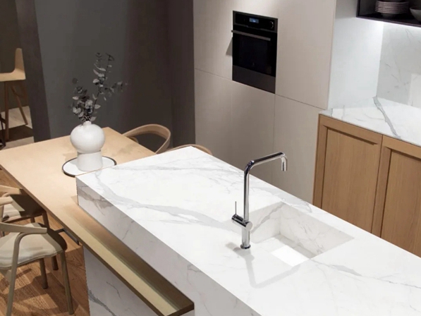 顺辉岩板挑战六大性能测评，实力无需隐藏