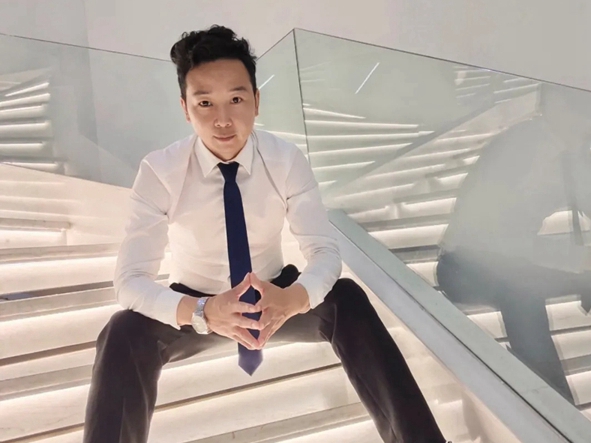 劳卡全屋定制季度英雄汪德忠：站着不动，永远是观众