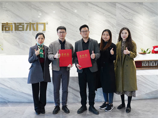 尚佰木门携手慧亚传媒，达成战略合作