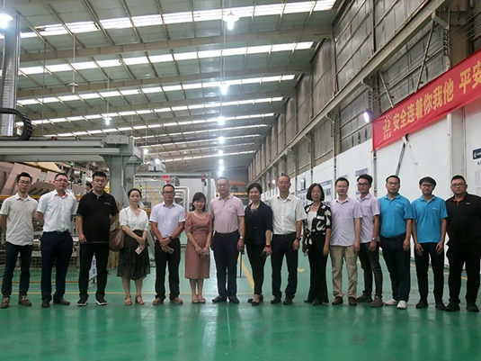 推动数字化转型｜南海区经促局、工业互联网产业联盟领导专家莅临耀东华指导交流