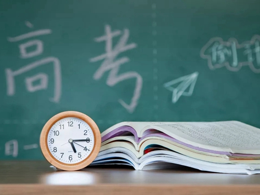魅派智能全屋定制|致高考：得遂凌云壮志，万类霜天竞自由