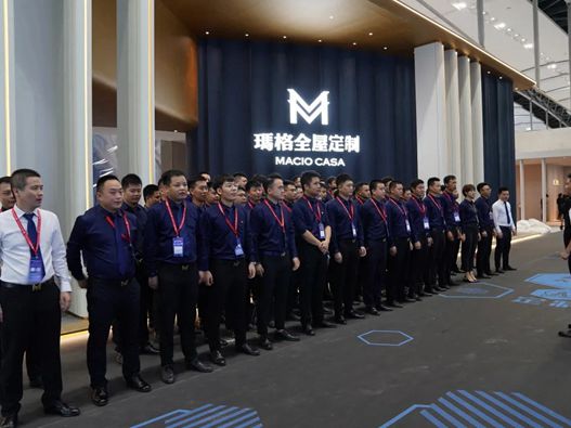 广州建博会首日盛况，玛格全屋定制惊艳亮相，引发强势围观！