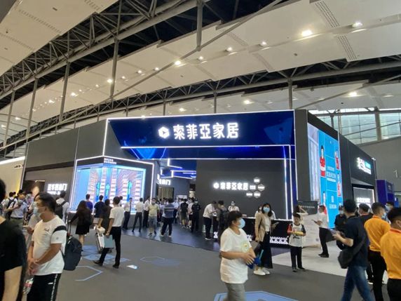 索菲亚木门特色展馆震撼广州建博会，诠释颜质兼备的家居哲学