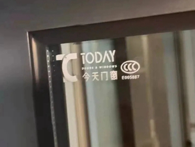 今天门窗：你家门窗玻璃寿命有多久？
