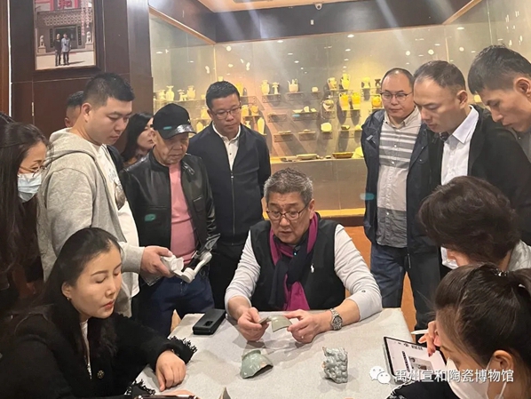 暨南大学古陶瓷研究班莅临禹州宣和陶瓷博物馆学习参观