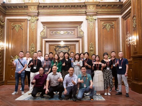 东威利 |城堡定制学堂开课啦！