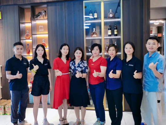 美尼美快装定制个人专访 | 扶一店，稳一店，她用耐心和专业让终端门店“立”起来