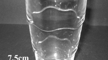 玻璃杯