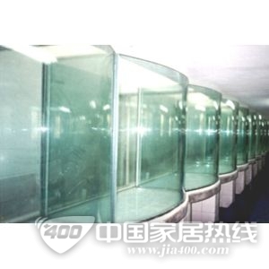防 弹 玻 璃
