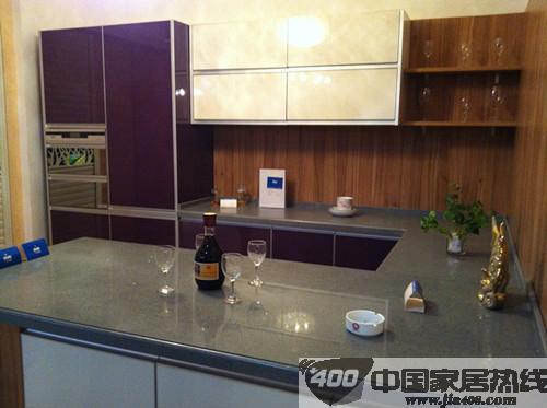 丽思顿石英石：实木橱柜之选