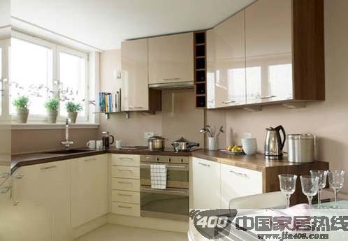 整体橱柜让家庭主妇变身“时尚煮妇”