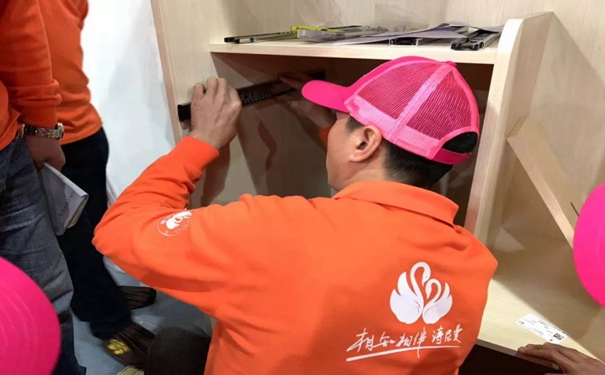 诗尼曼全屋定制感恩服务季，全国精英服务工程师集结待命
