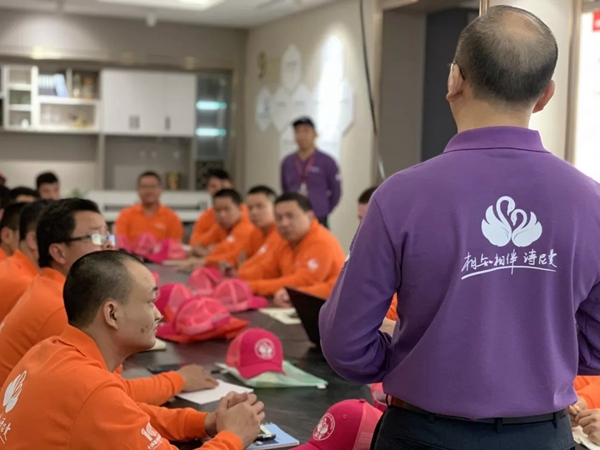 诗尼曼全屋定制感恩服务季，全国精英服务工程师集结待命