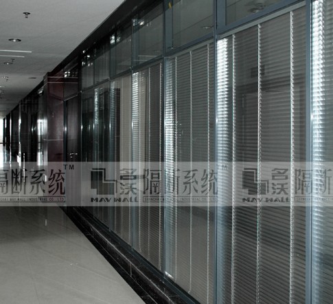 双层玻璃内置百叶帘（分段）