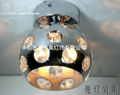 吊灯
