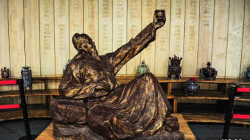 古代诗人杜浦骑马雕塑举杯饮酒摆件