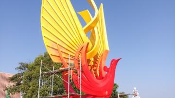 不锈钢抽象凤凰雕塑设计 城市不锈钢大型景观图