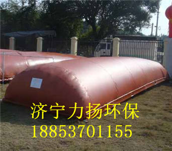 红泥沼气袋引领节能环保新模式