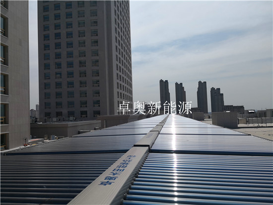 常州白金汉爵大酒店30吨太阳能加空气能热泵系统热水工程