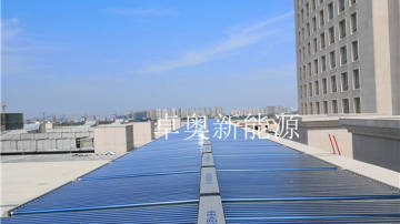 常州白金汉爵大酒店30吨太阳能加空气能热泵系统热水工程