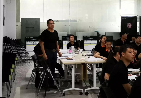 欧哲商学院第十四期“雏鹰行动”精英导购训练圆满结束 欧哲商学院第十四期“雏鹰行动”精英导购训练圆满结束
