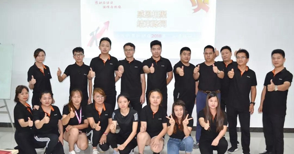 欧哲商学院第十四期“雏鹰行动”精英导购训练圆满结束 欧哲商学院第十四期“雏鹰行动”精英导购训练圆满结束