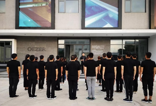欧哲商学院第十四期“雏鹰行动”精英导购训练圆满结束 欧哲商学院第十四期“雏鹰行动”精英导购训练圆满结束